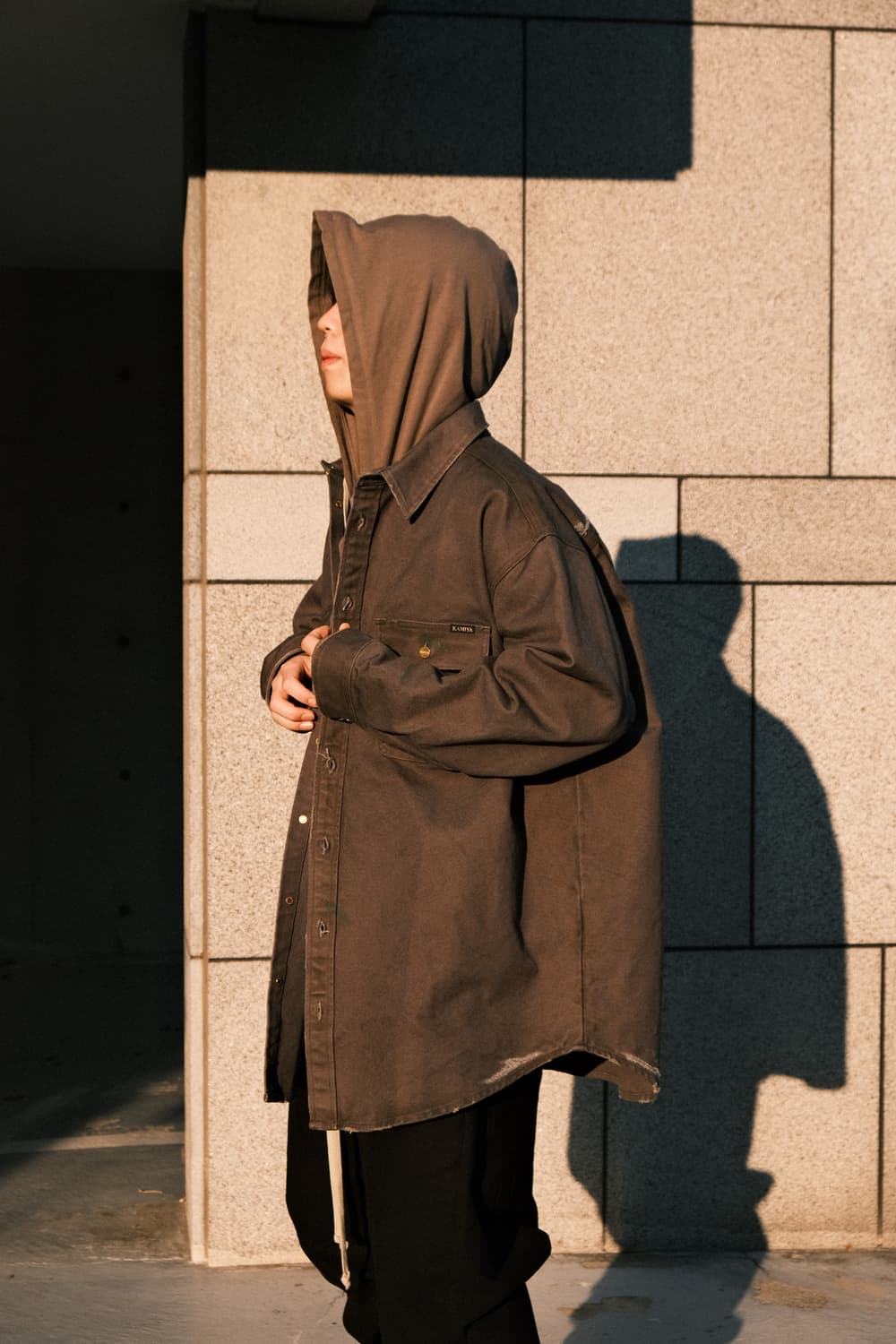 카미야 25SS 보로 덕 페인팅 셔츠 자켓 그레이 상품이미지3