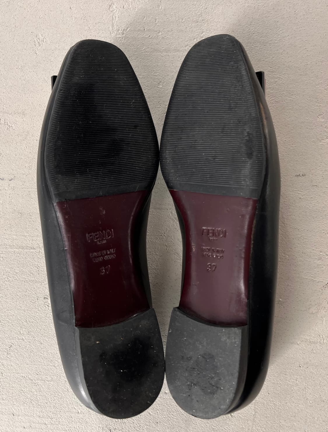 펜디 블랙 큐빅 플랫 슈즈 37 상품이미지7