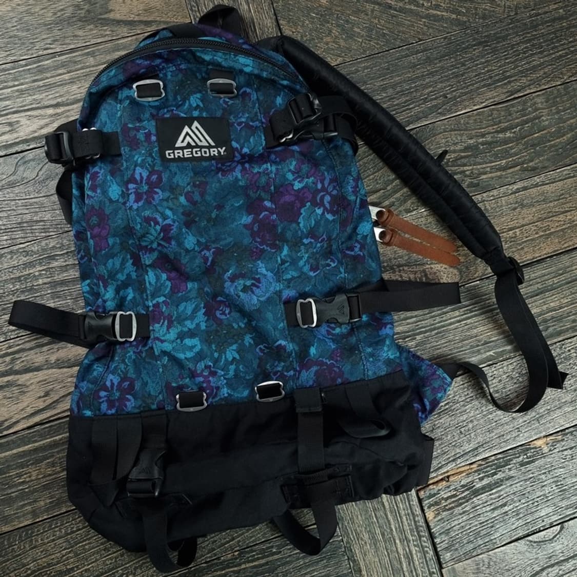 [그레고리] 데이앤하프 카모 패턴 백팩 M19233 상품이미지1