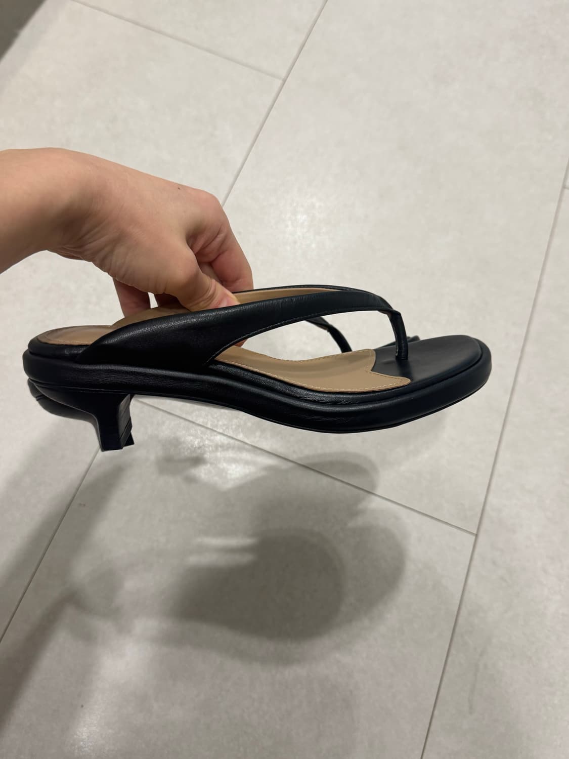 새상품) 모네마켓 리본빛 앤 레더 샌들 240 쪼리 힐 상품이미지2