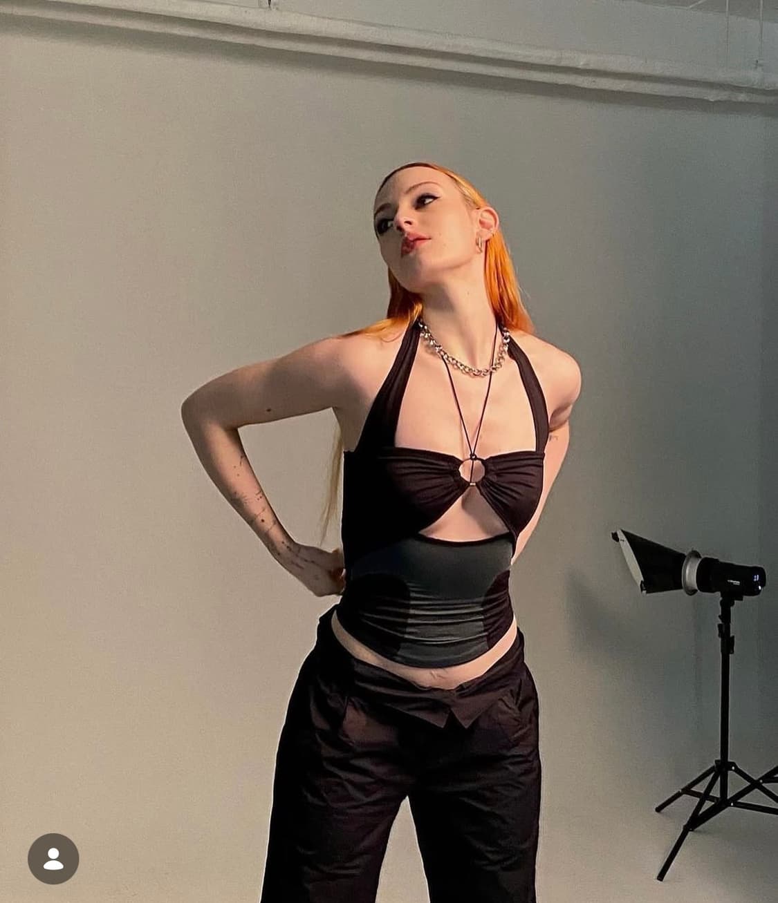 ASSEMBLE STATION SPACE HALTER NECK 상품이미지2