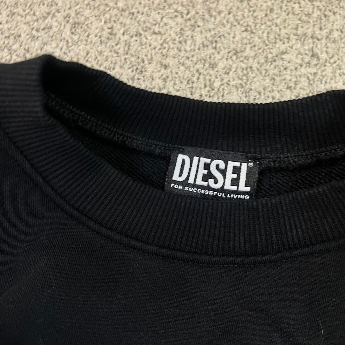 디젤 컷아웃 맨투맨 상품이미지5