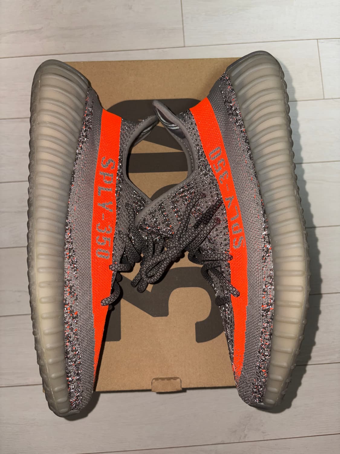 아디다스 이지 부스트 350 V2 벨루가 - 리플렉티브 275 상품이미지3