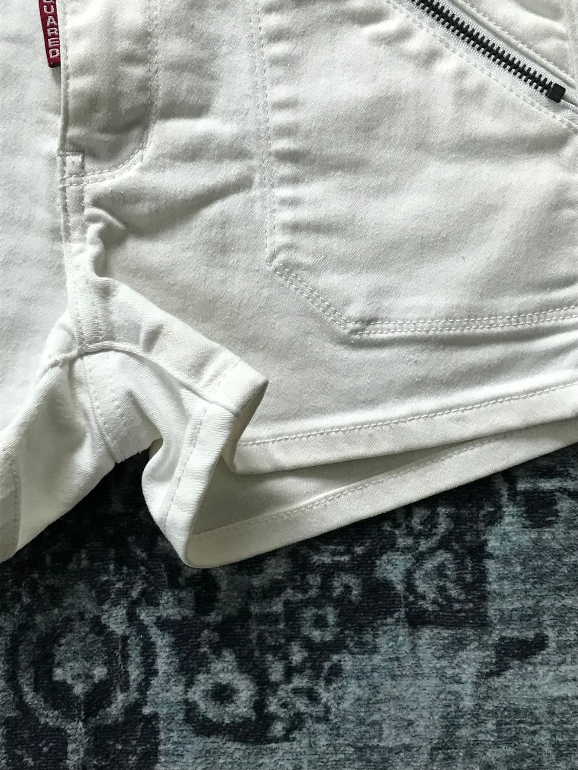 Dsquared2 지퍼 화이트 숏팬츠 상품이미지4