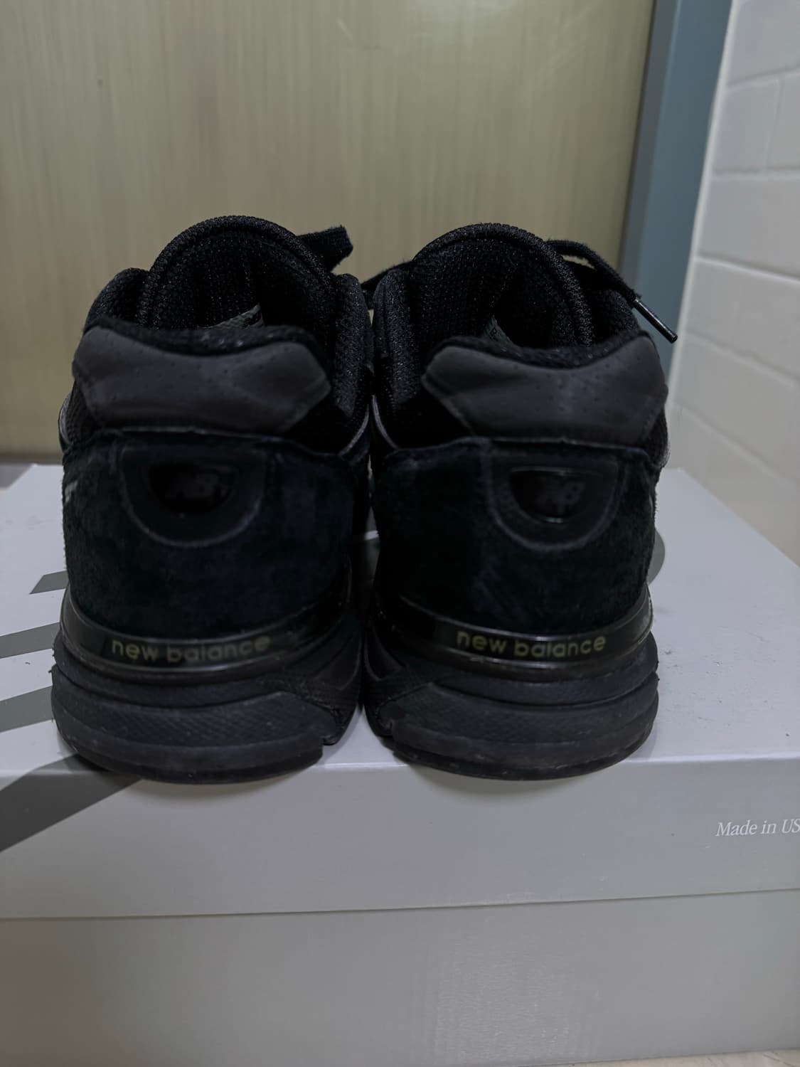 뉴발란스 990v4 메이드 인 USA 블랙 255 상품이미지3