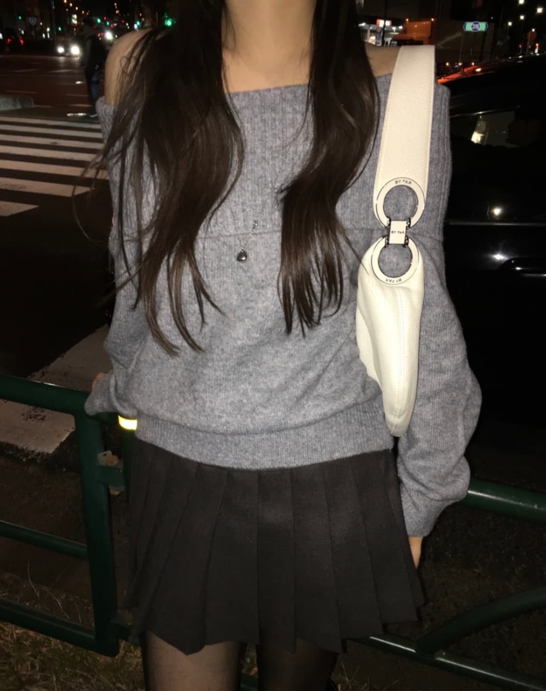 아워캐비넷  miu off knit 팝니다. 상품이미지2