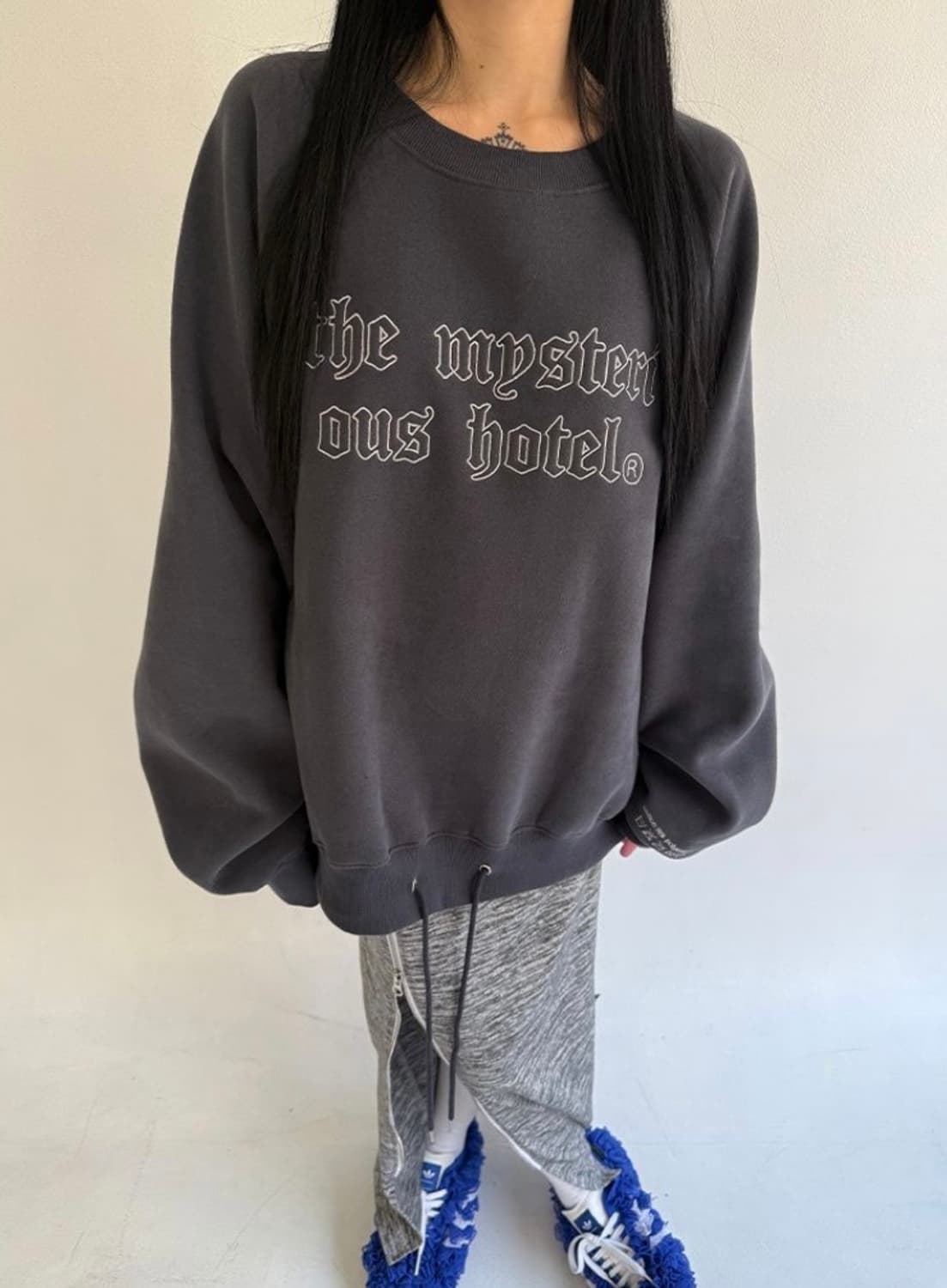 더미스테리어스호텔 와이드 맨투맨 상품이미지1