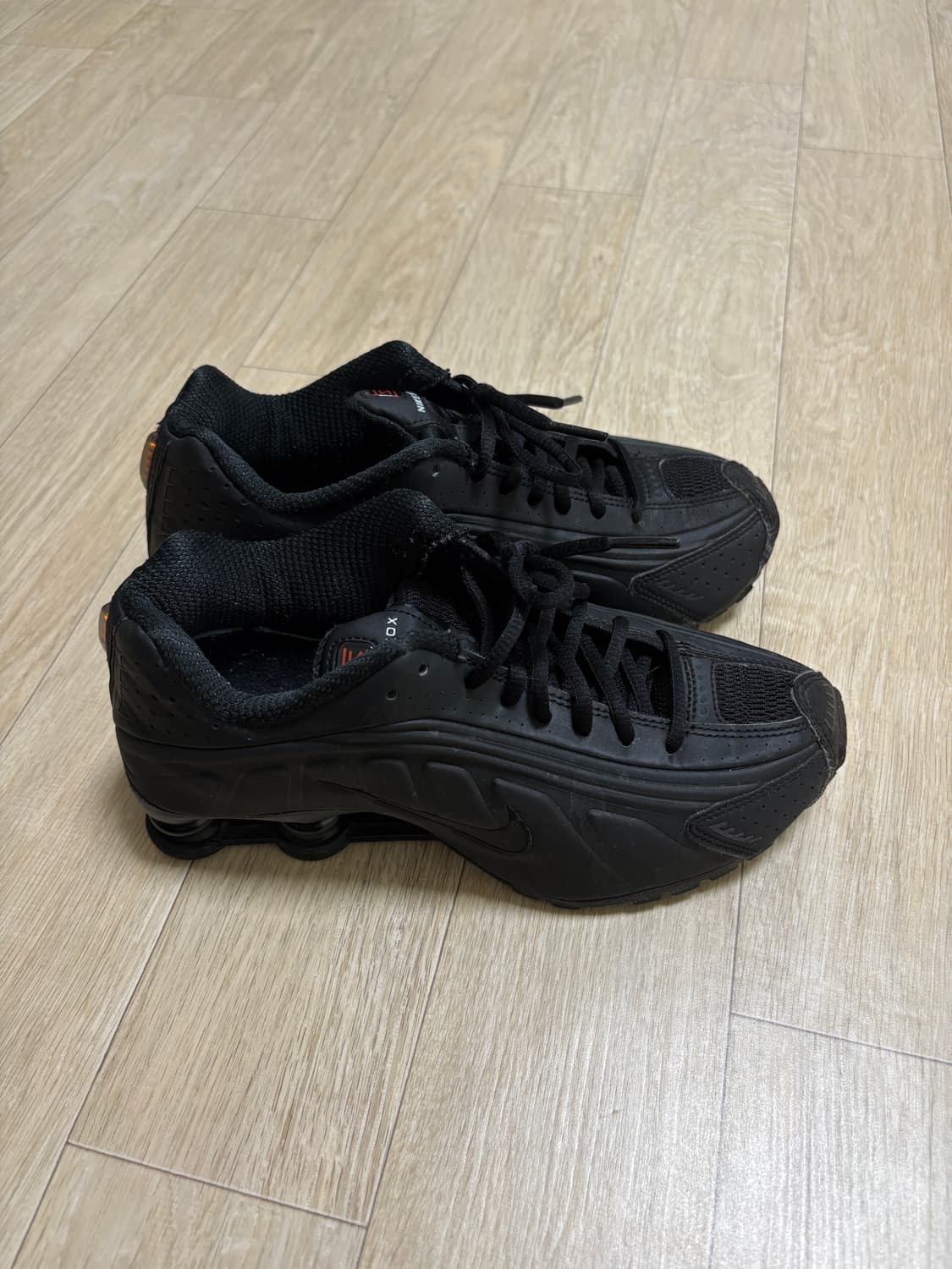 나이키 샥스 R4 블랙 240 상품이미지2