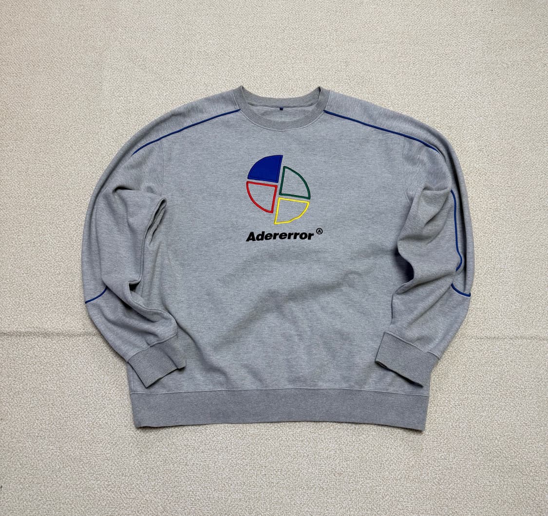 아더에러 슬라이스 로고 맨투맨 A2 사이즈 상품이미지1