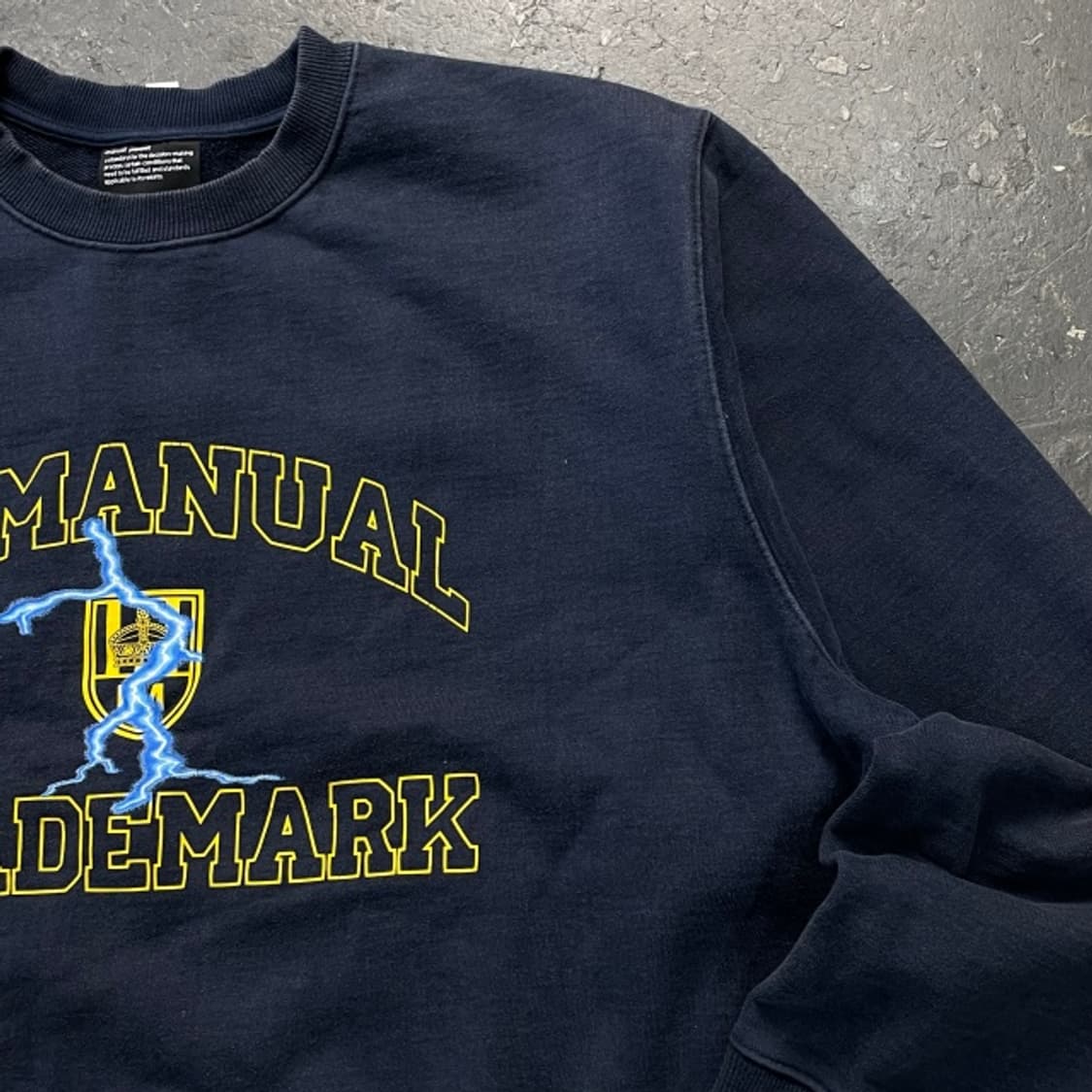 100 노매뉴얼 맨투맨  상품이미지2