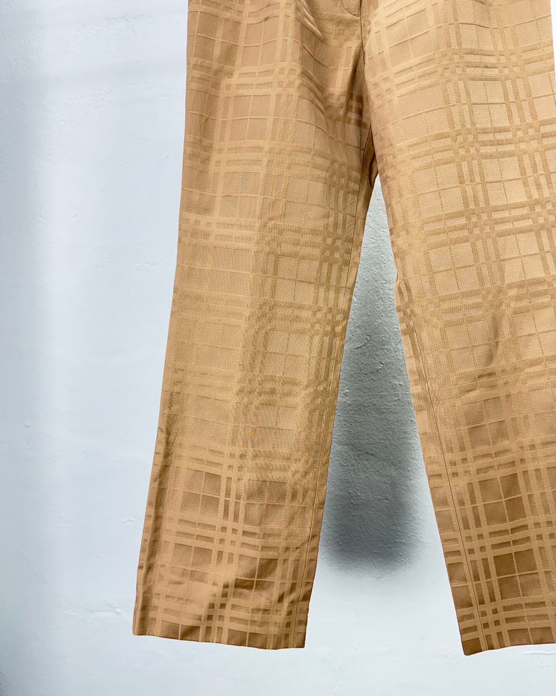 버버리 런던 베이지 체크 그라데이션 코튼 트라우저 상품이미지4