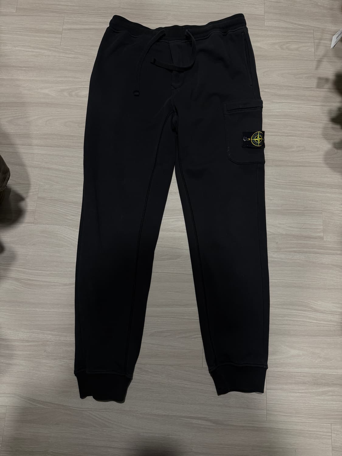 스톤아일랜드 조거 팬츠 상품이미지1