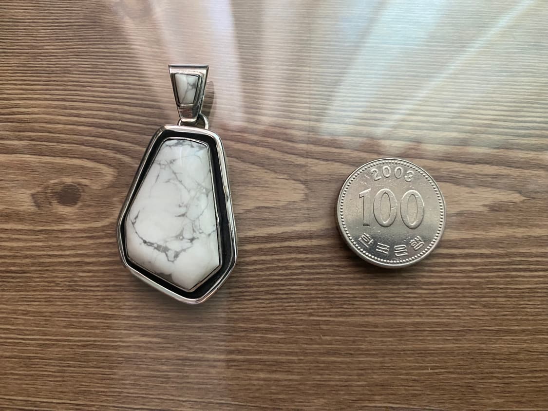 나바호 인디언주얼리 네이티브 아메리칸 화이트 버팔로 터키석 펜던트 판매. 상품이미지6