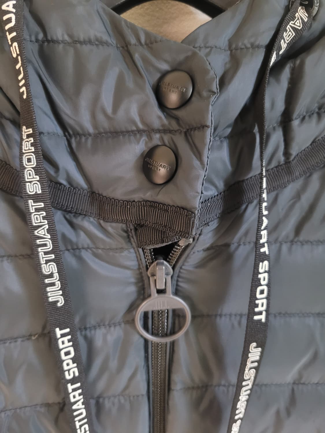 1회착) 질스튜어트 스포츠 중기장 구스 경량 패딩 90(S) 상품이미지6