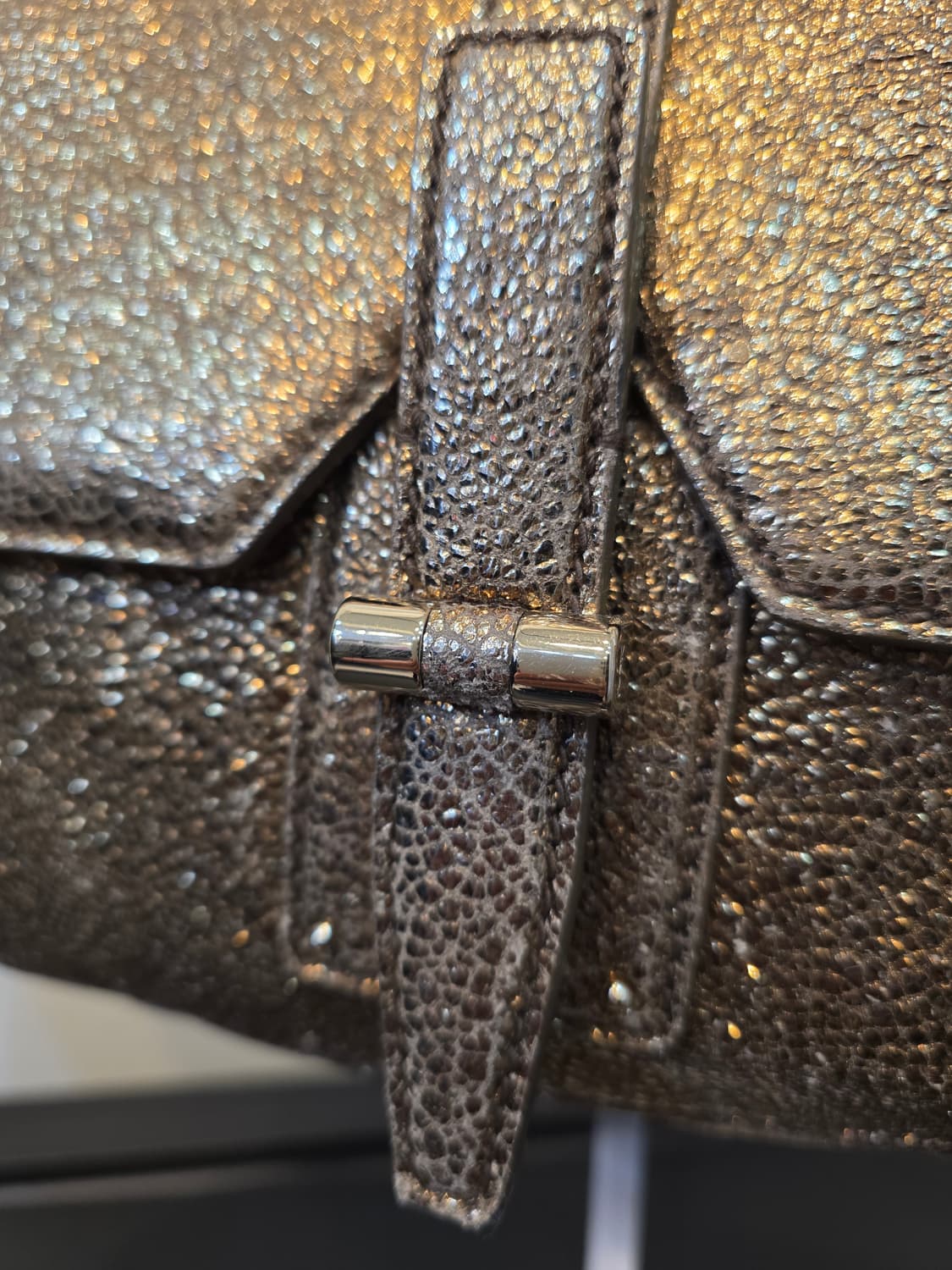 생로랑 파리 메탈릭 골드가죽 엠마 체인 숄더백 상품이미지3