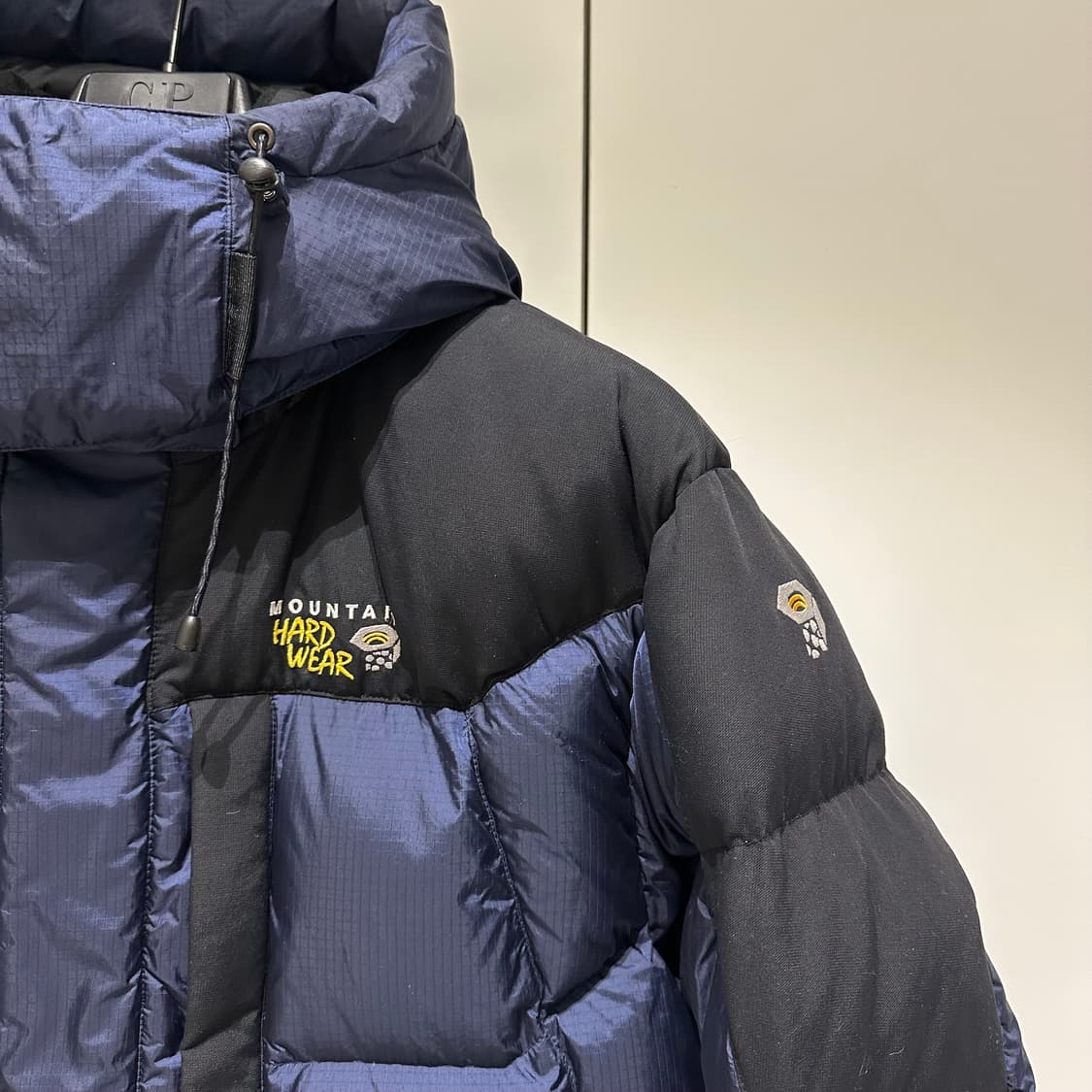 마운틴하드웨어 패딩 상품이미지4