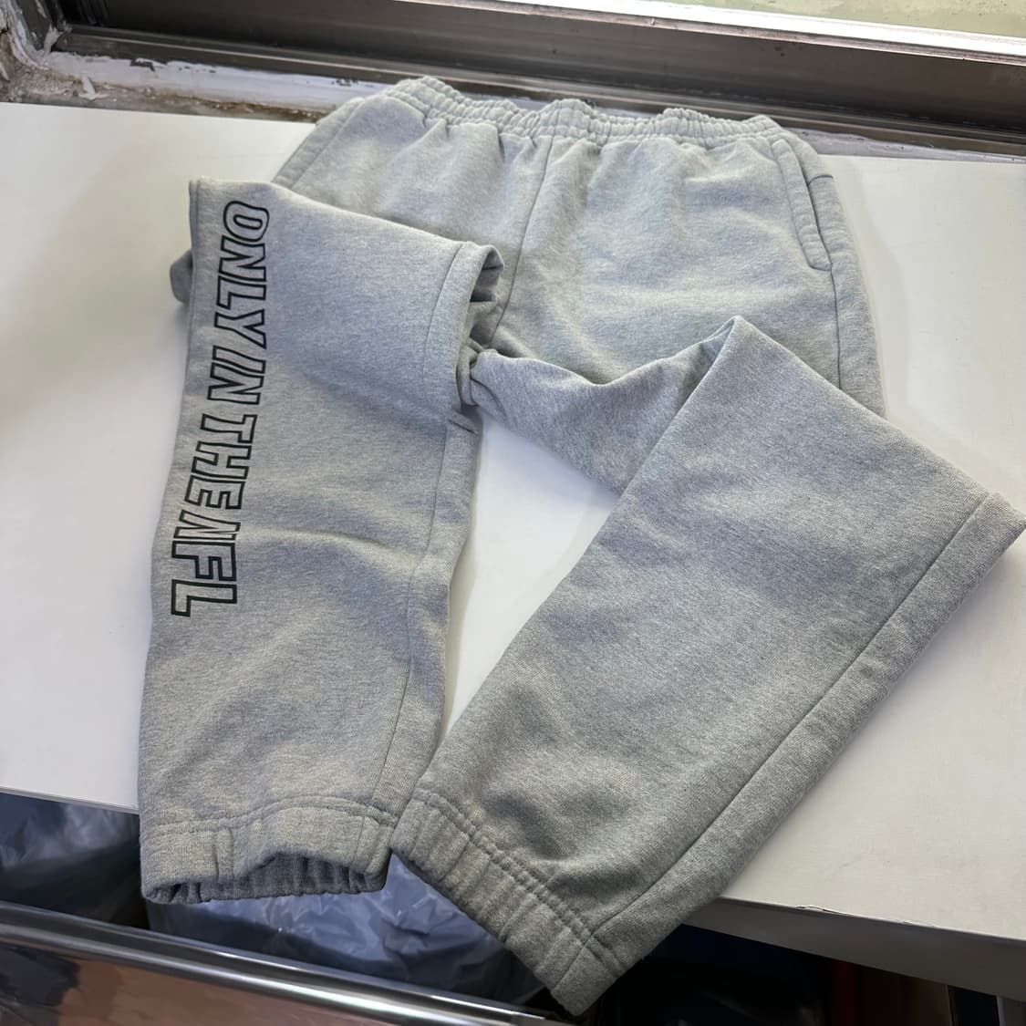 M NFL 루즈핏 그레이 밴딩 스웻 조거팬츠 상품이미지4