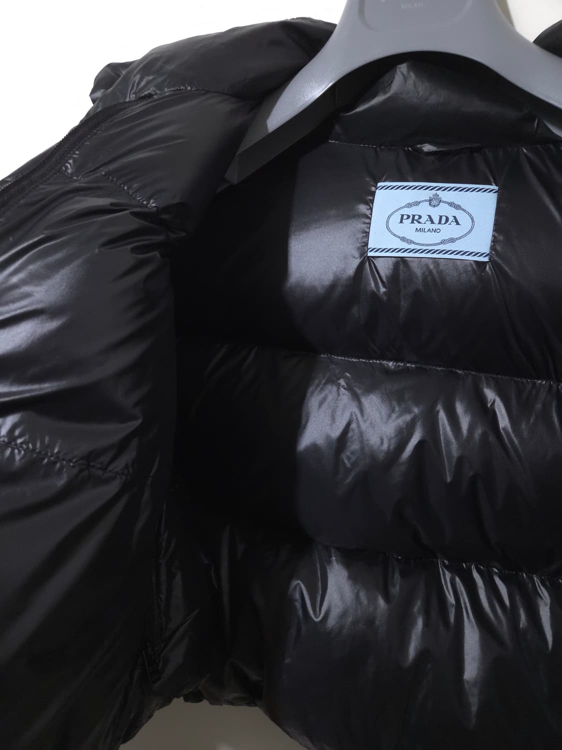 [새상품급] 프라다 여성 컨버터플 크롭 다운 패딩 38Size 상품이미지5