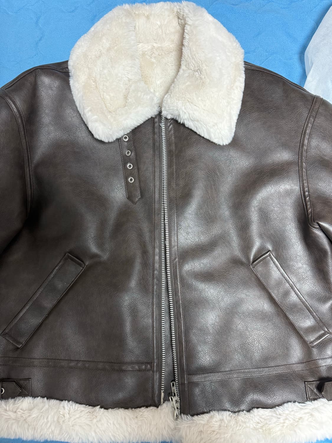 새상품급 론트 X KKST 비건 레더 무스탕 L 상품이미지3