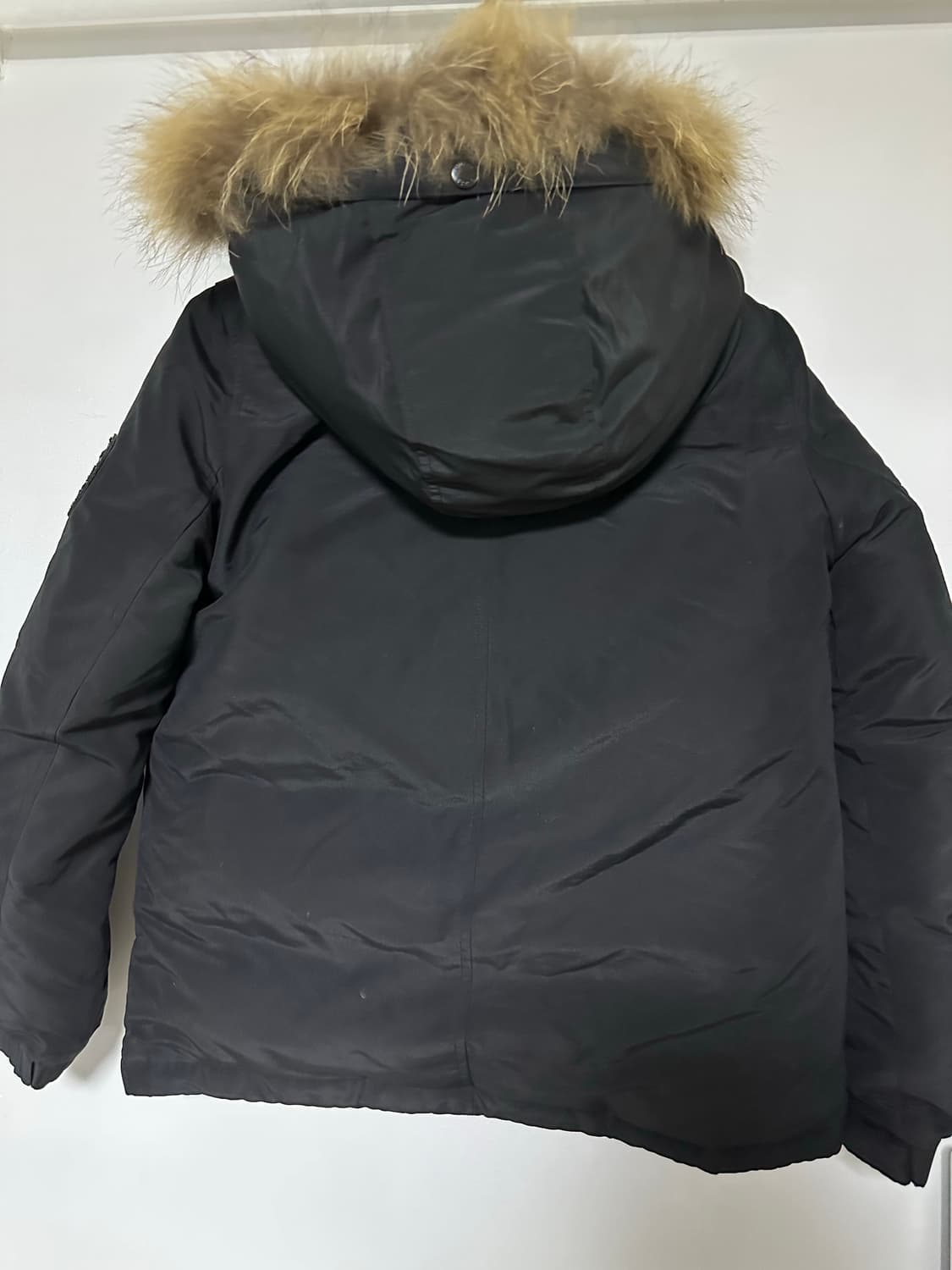 게스 블랙 패딩 점퍼 후드 퍼 상품이미지2