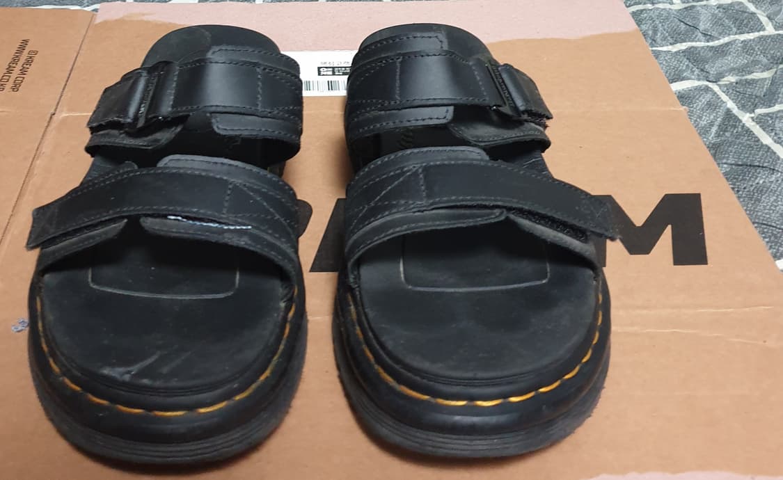 닥터마틴 힐튼 스트랩 가죽 슬리퍼 블랙 UK7 (260) 상품이미지1
