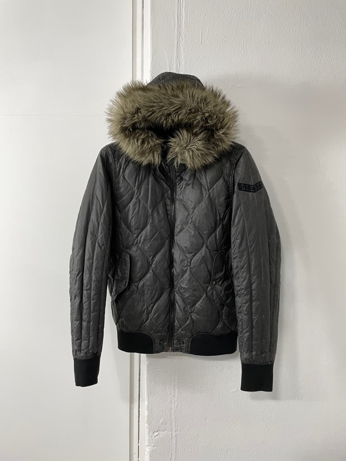 디젤 후드 퍼 퀼팅 다운 자켓 상품이미지1