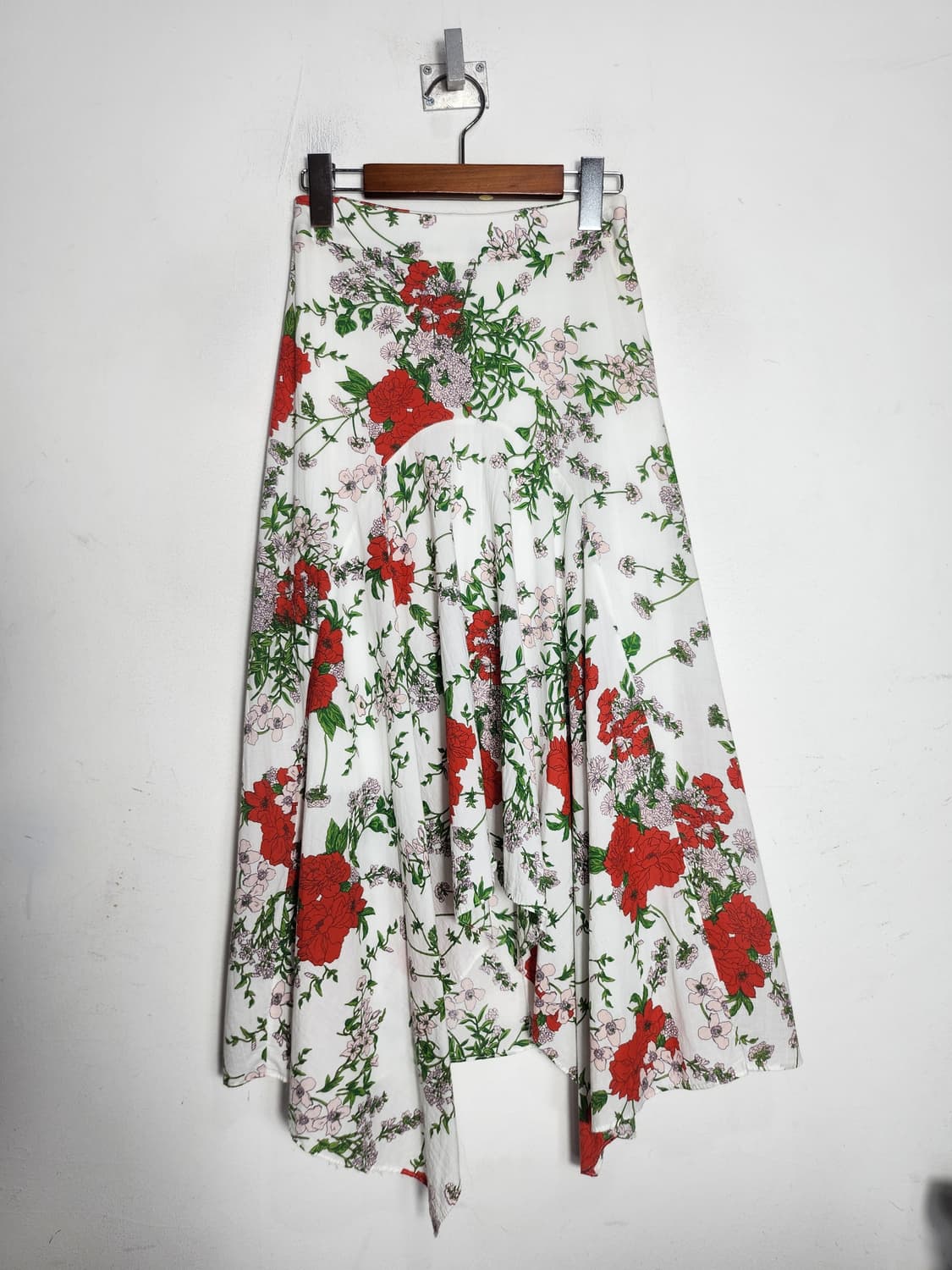 벨어썸 플라워 언밸런스 롱 스커트 상품이미지1