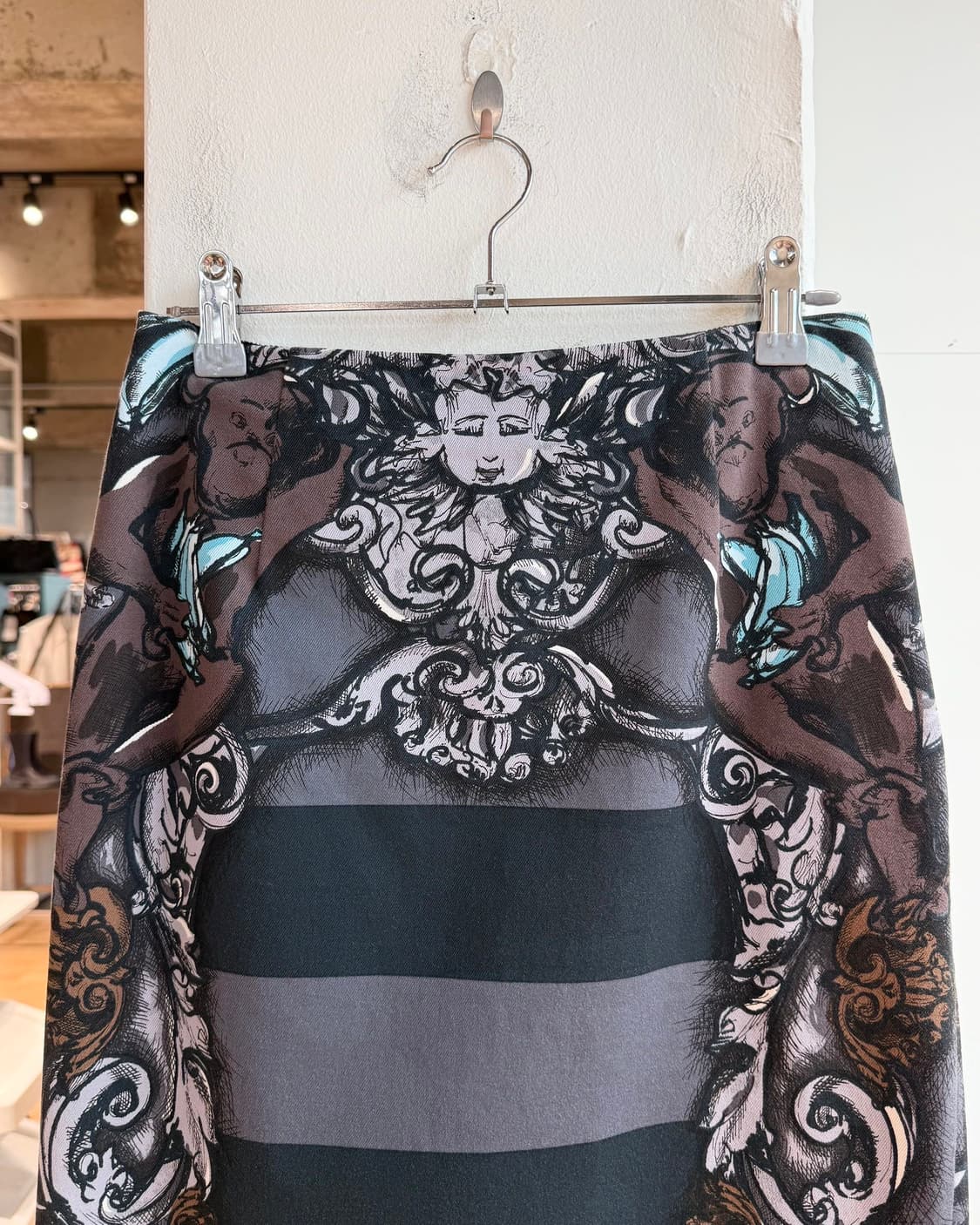 프라다 몽키 셰럽 프린팅 미디스커트  상품이미지3