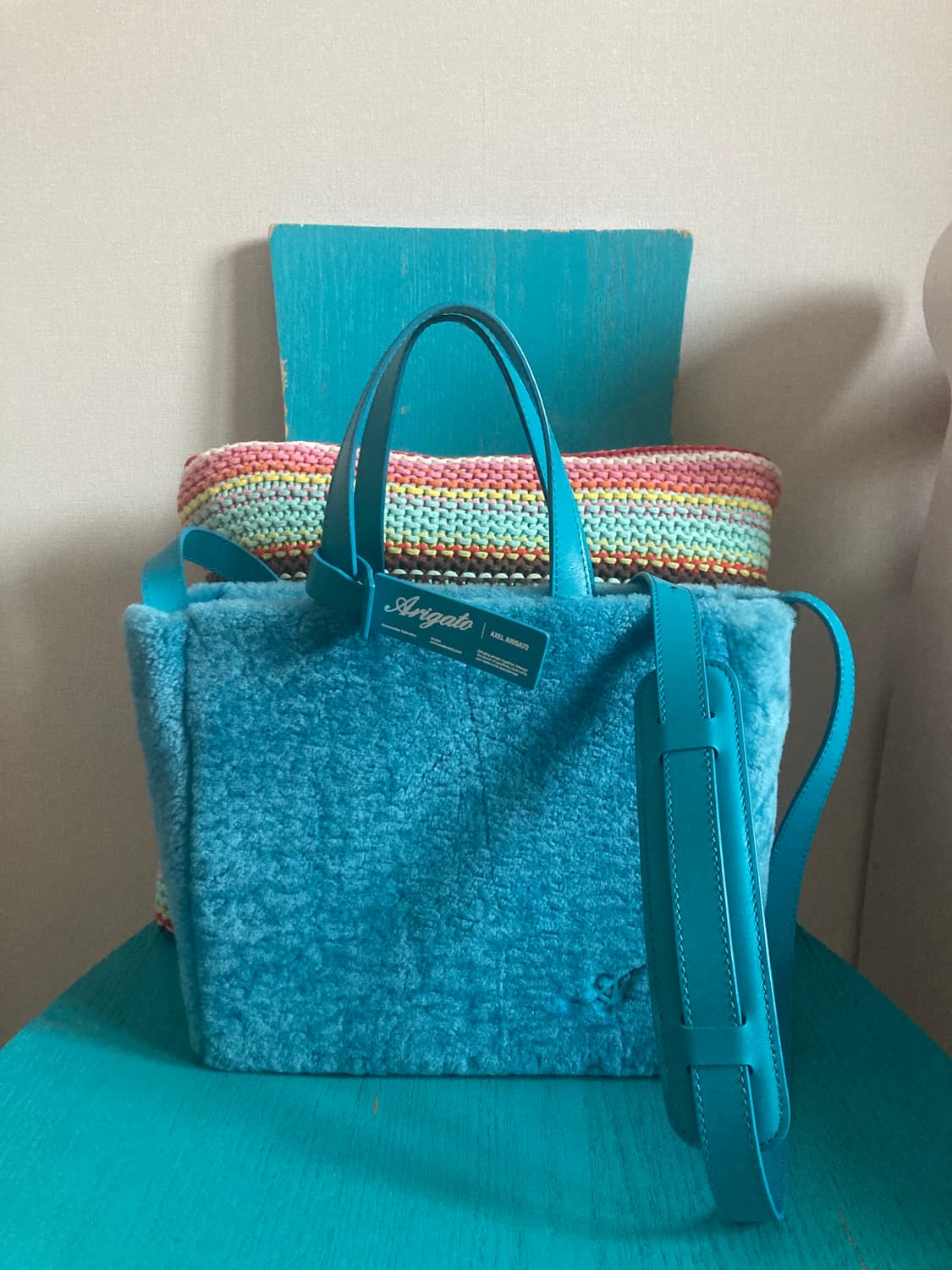 악셀아리가토 빈티지 스타일 터콰이즈 퍼 가방 상품이미지4