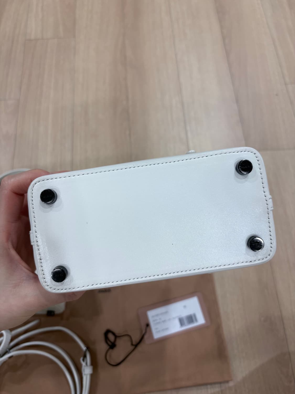 알라이아 미나 16 화이트 상품이미지9