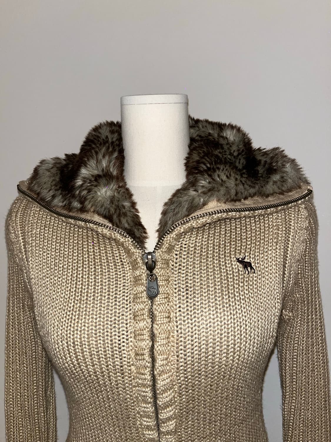  Abercrombie beige Knit 상품이미지5