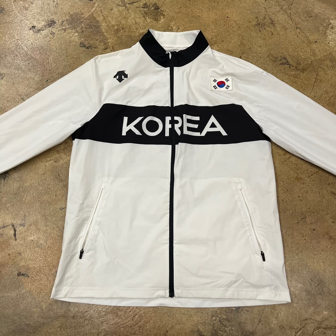 [정품/105] 데상트 KOREA 바람막이 화이트 b17 상품이미지3