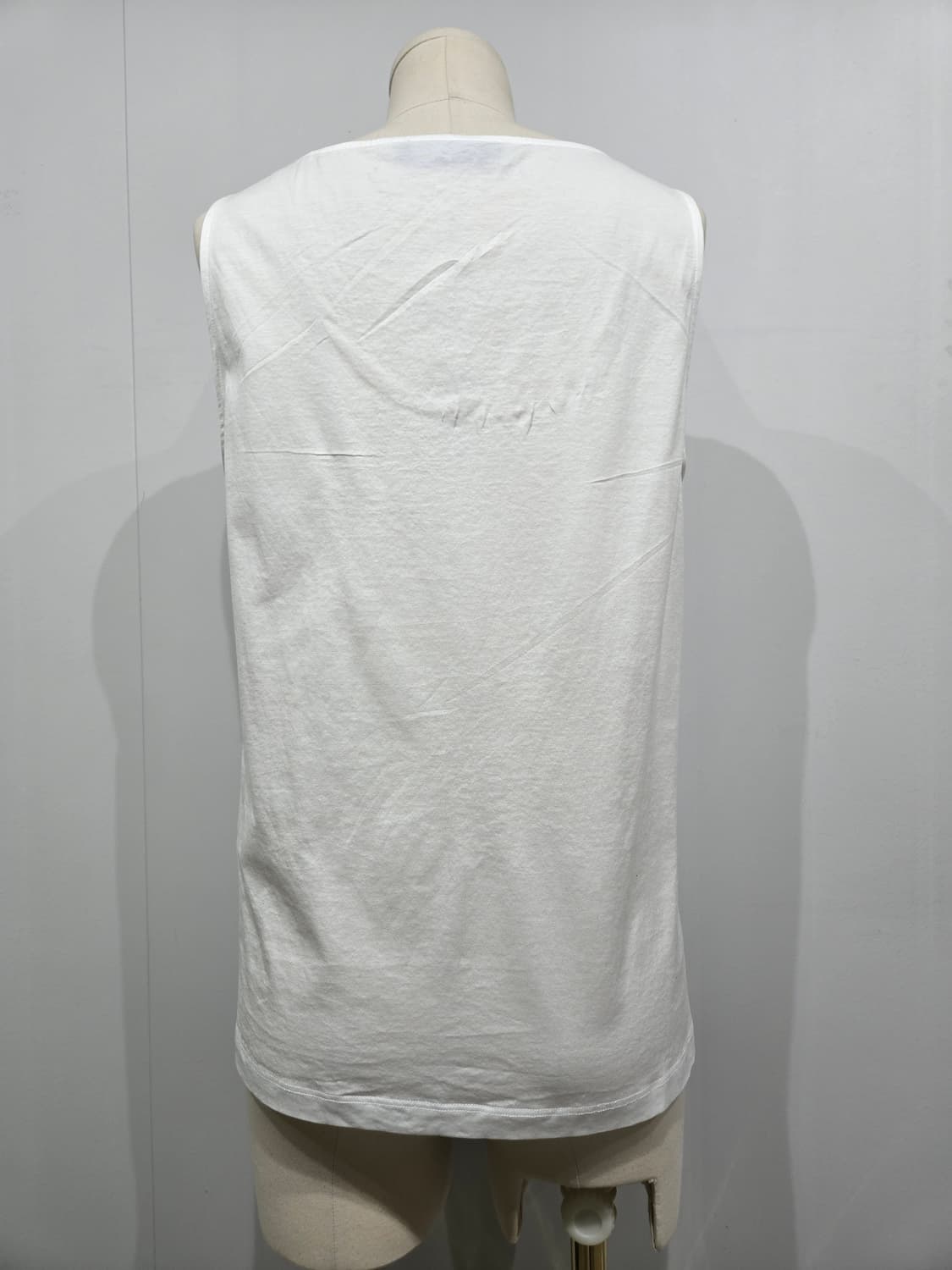 막스마라 화이트 롱 나시 슬리브리스 탑 상품이미지2