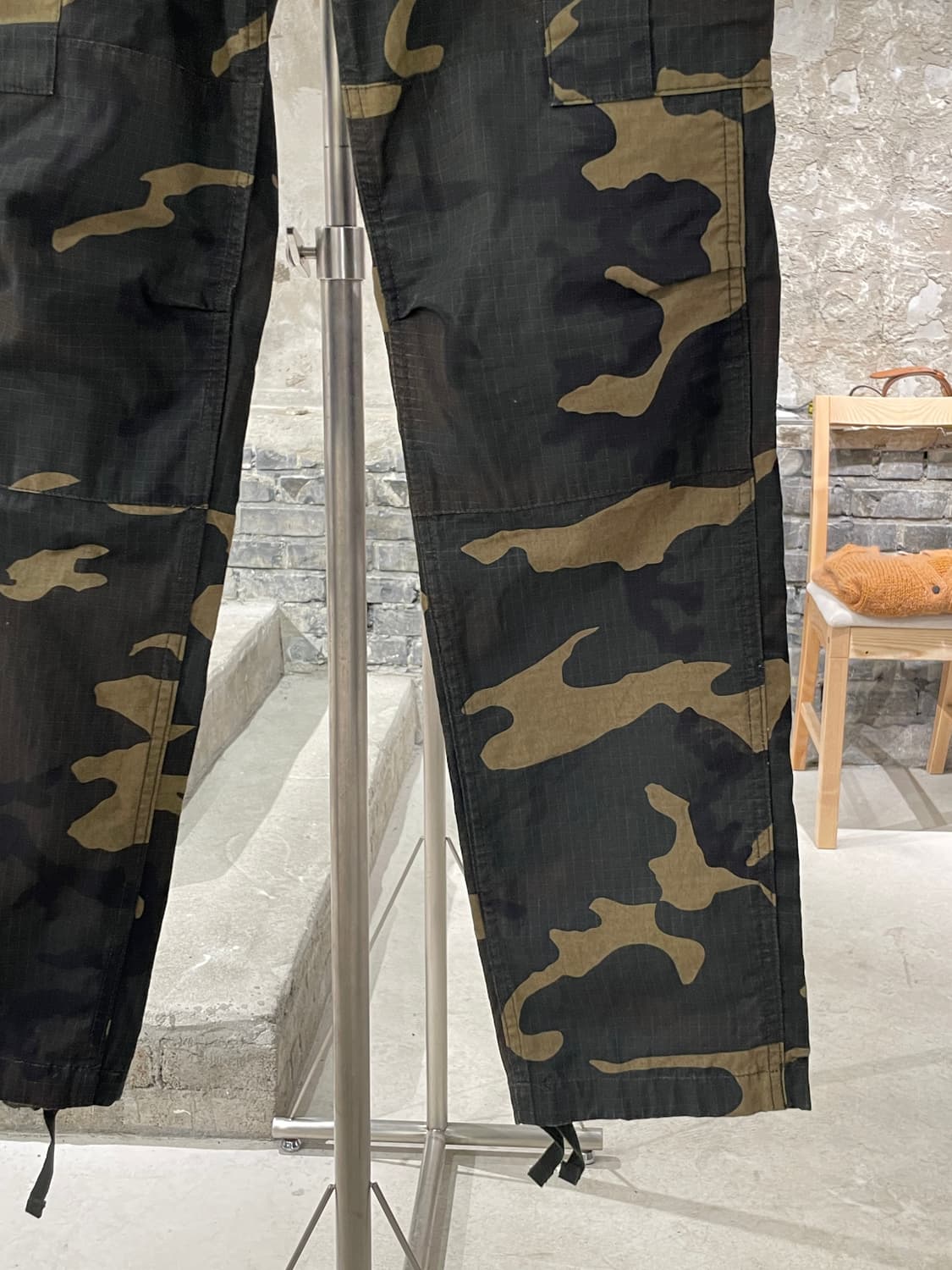 칼하트 wip 카모 에비에이션 카고 팬츠 상품이미지5