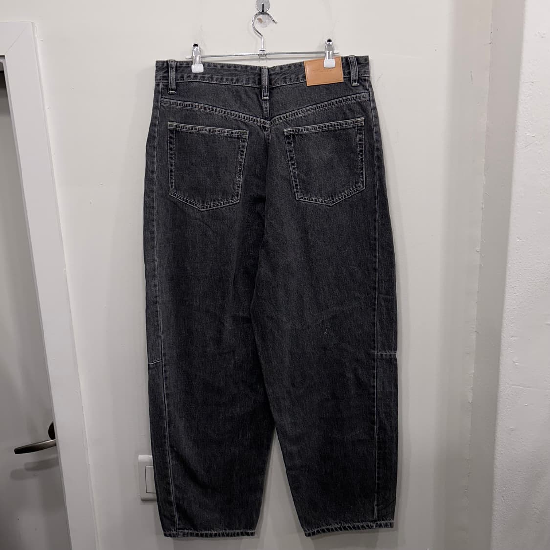 플랙 어탠션 벌룬핏 절개 워시드 흑청 데님팬츠 상품이미지5