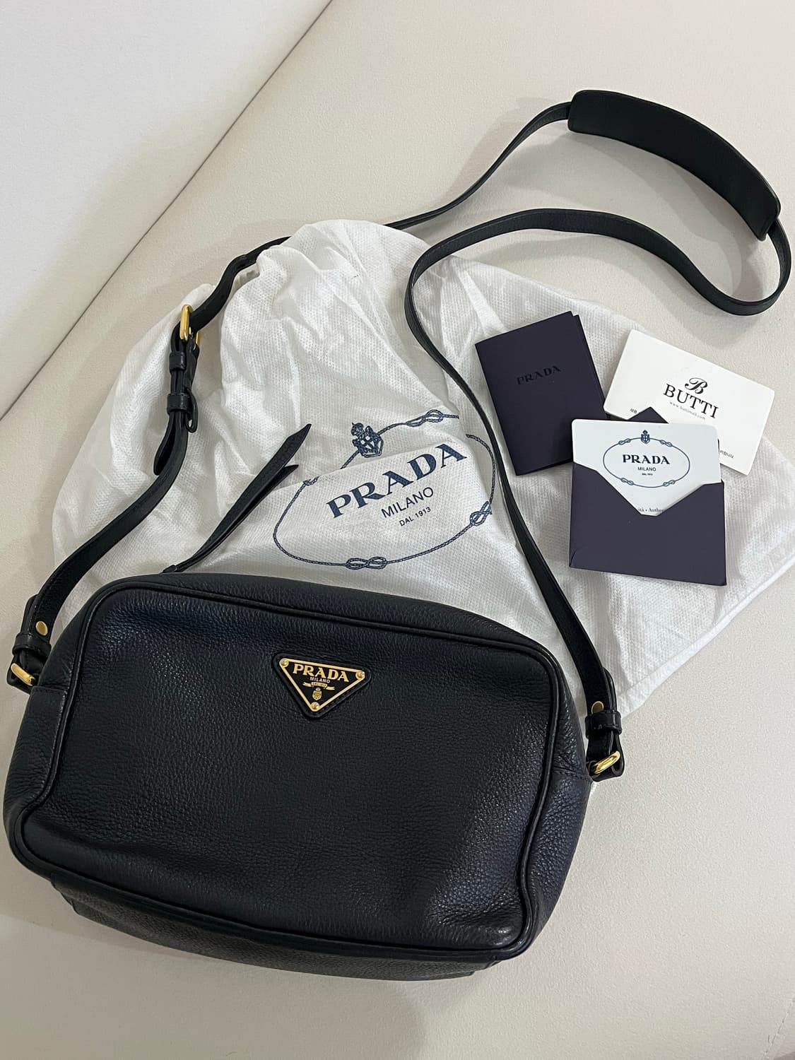 프라다 레더백 상품이미지1