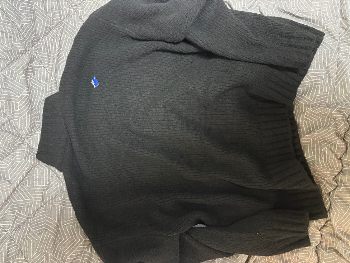 아더에러 니트집업 팝니다 상품이미지2