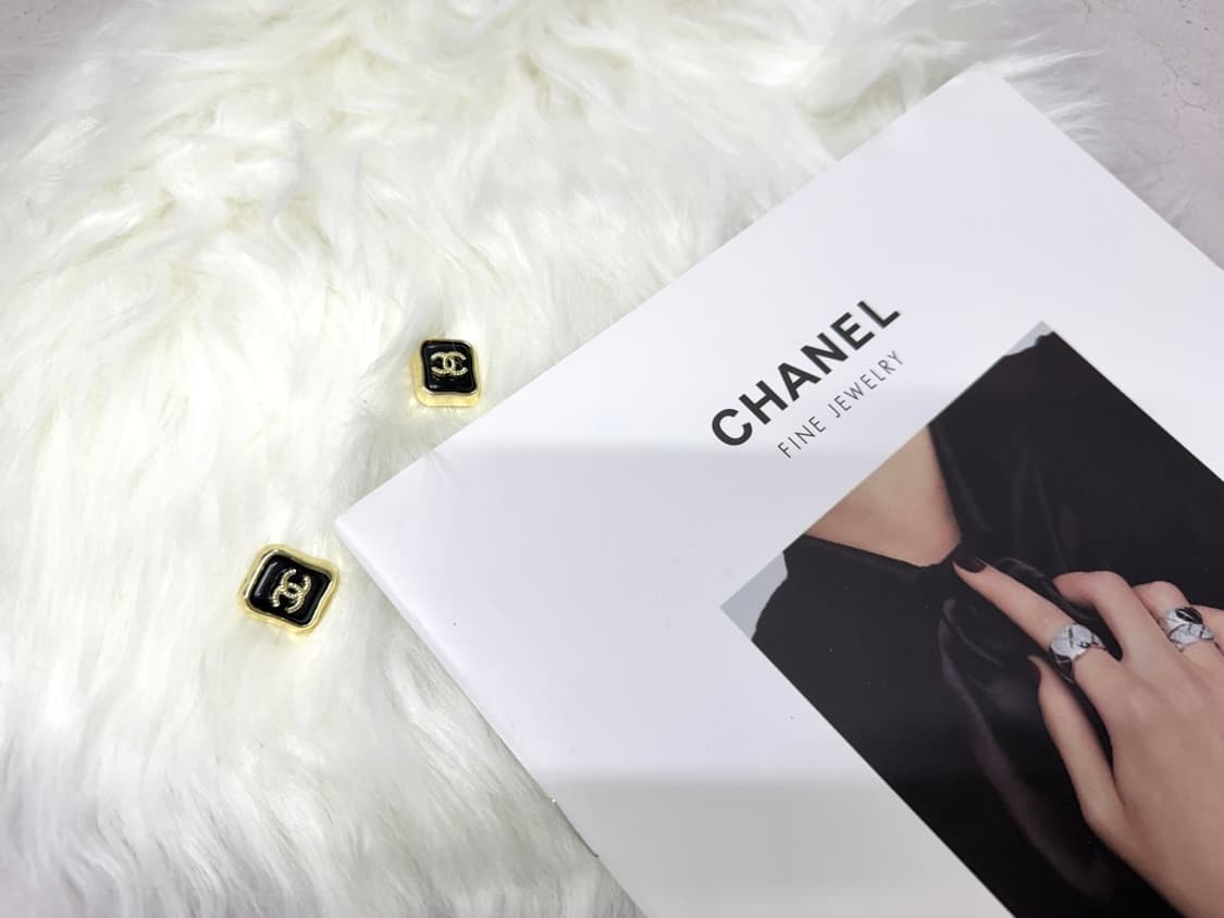 샤넬 클래식 심플 이어링 상품이미지5
