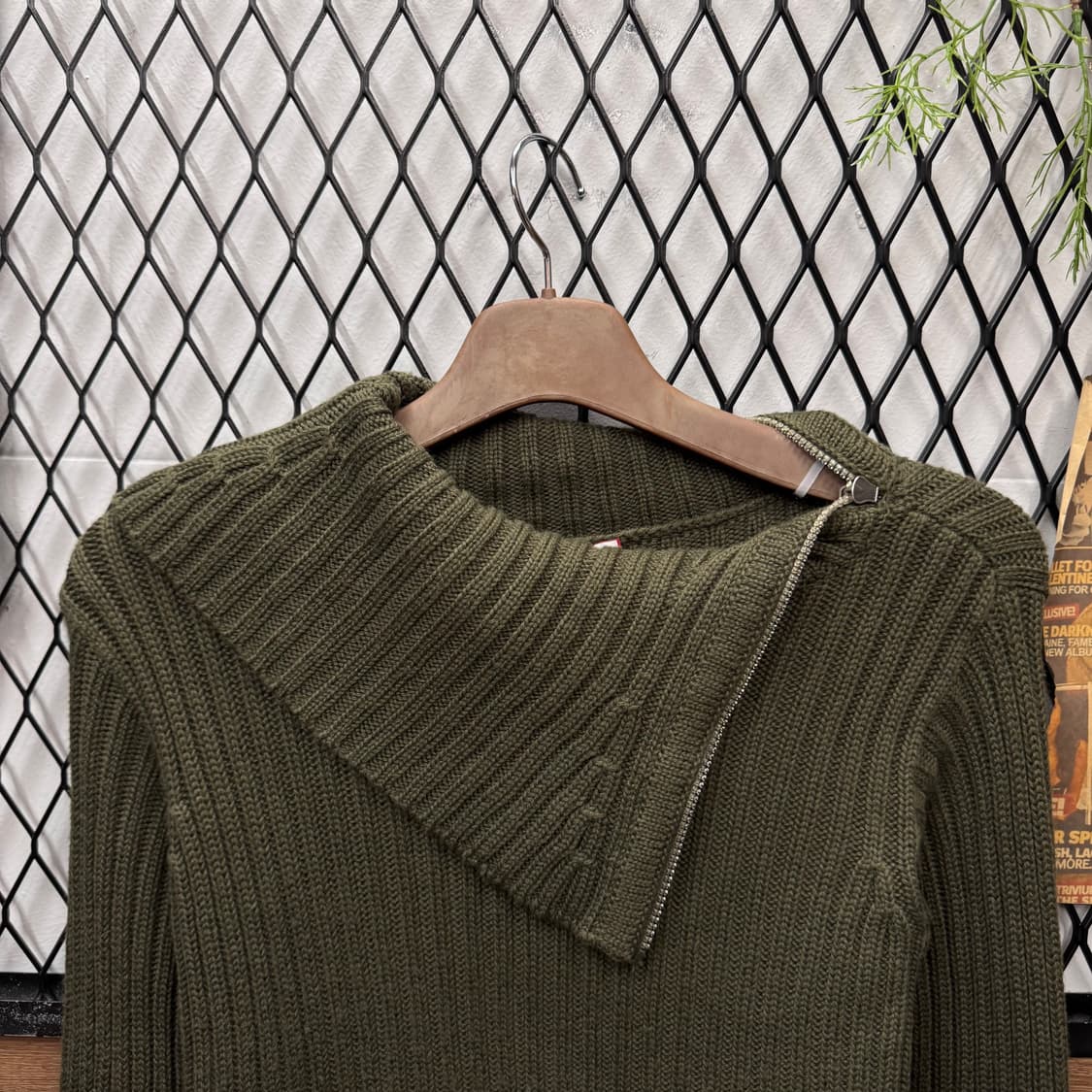 00s 막스앤코 터틀넥 니트 집업 비대칭 집업 포인트 카키 상품이미지3