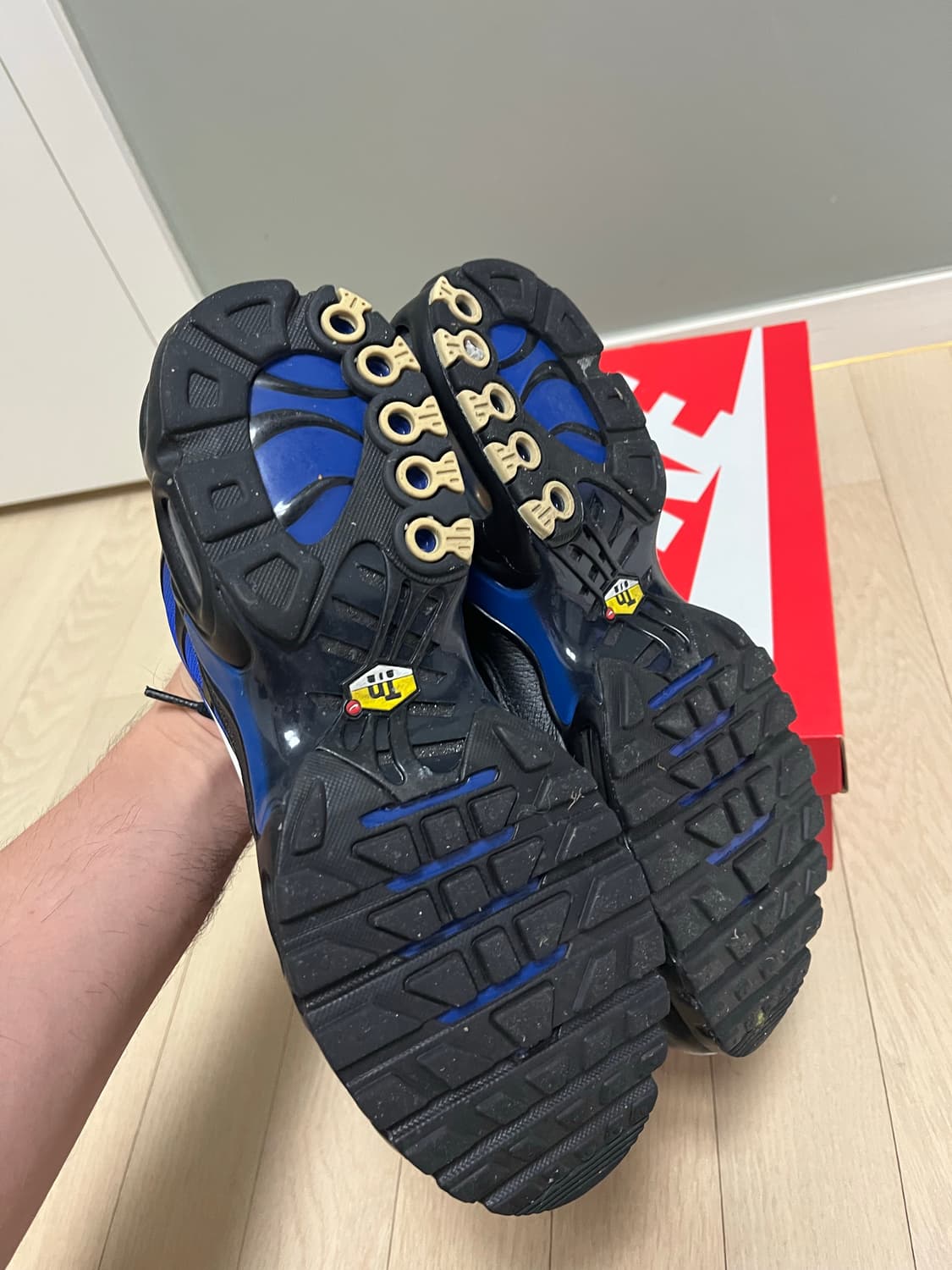 나이키 에어맥스 플러스 프리미엄 블랙 팬텀 사이즈 280 13만원에 판매 상품이미지4