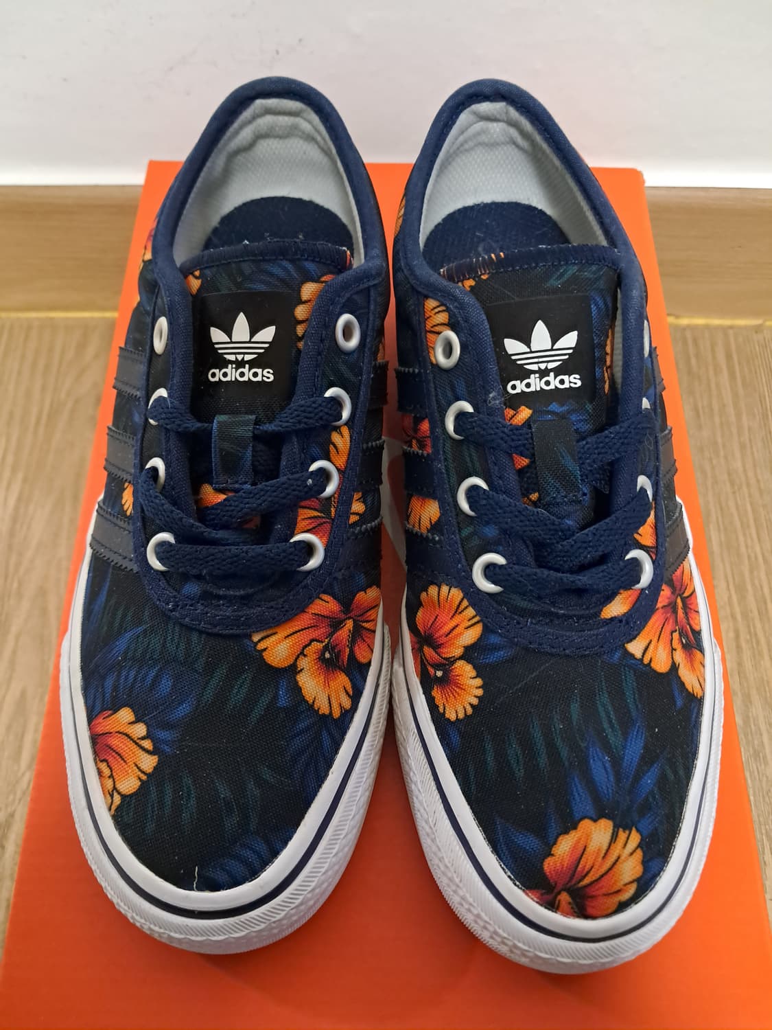 아디다스 스니커즈 230 상품이미지2