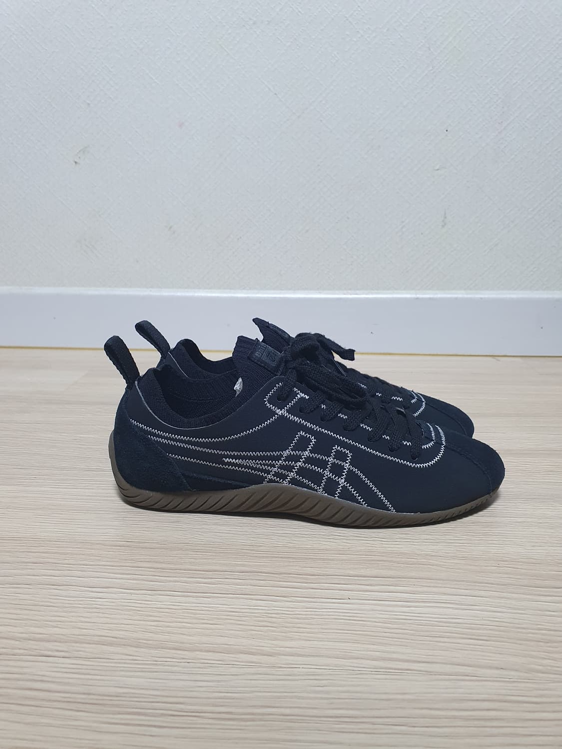 오니츠카타이거 스크로우 스니커즈 250 상품이미지1