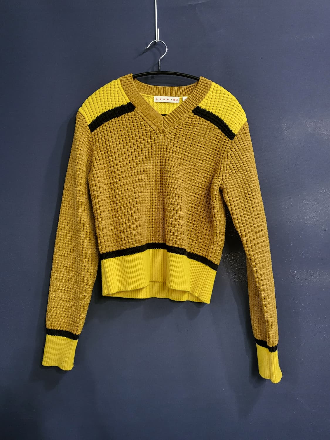 마르니 유니클로 니트 크롭 브이넥 상품이미지1