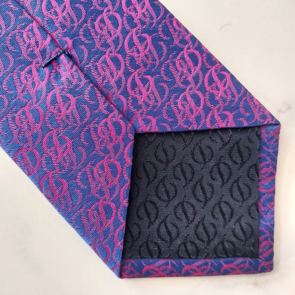 듀퐁 실크 퍼플 로고 자카드 슬림 넥타이 8cm A+등급 K1487
 상품이미지10