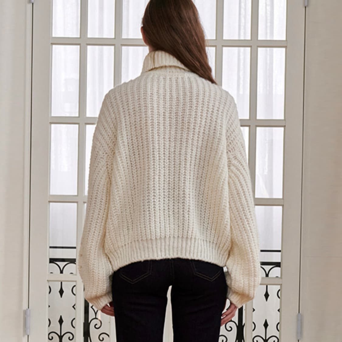 누브(Nouve) 모헤어 커브슬리브 터틀넥 니트 프리사이즈 새상품 상품이미지2