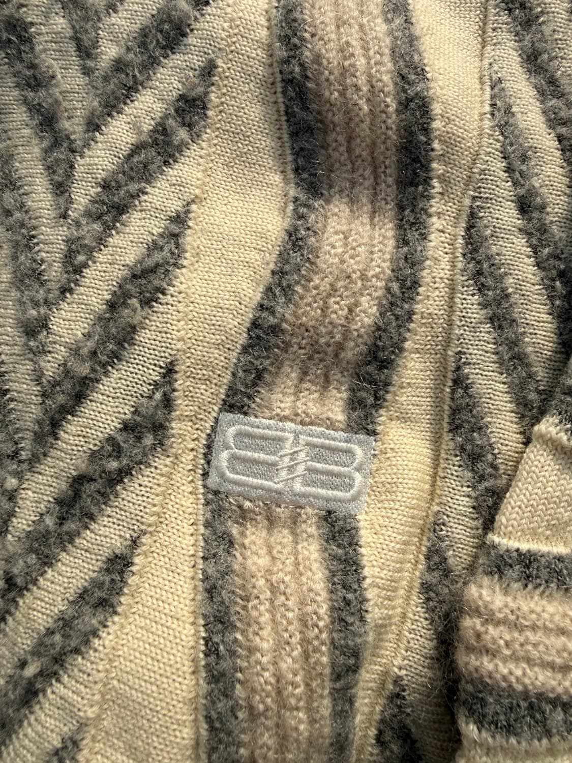 Balenciaga 발렌시아가 BB로고 모헤어 라운드넥 니트 상품이미지4