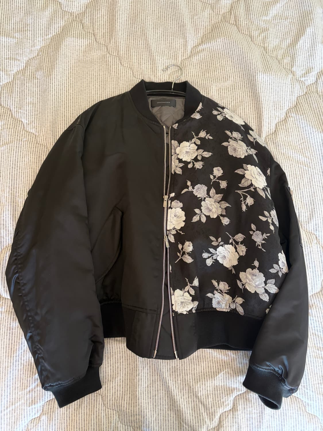 크러쉬어게인 블랙 로즈 봄버 상품이미지1