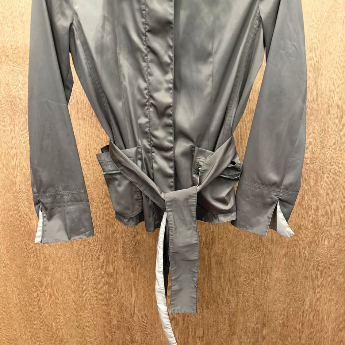 막스앤코 하이넥 자켓 히든 지퍼 벨트 스트랩 소매 슬릿 디테일 브라운 상품이미지5