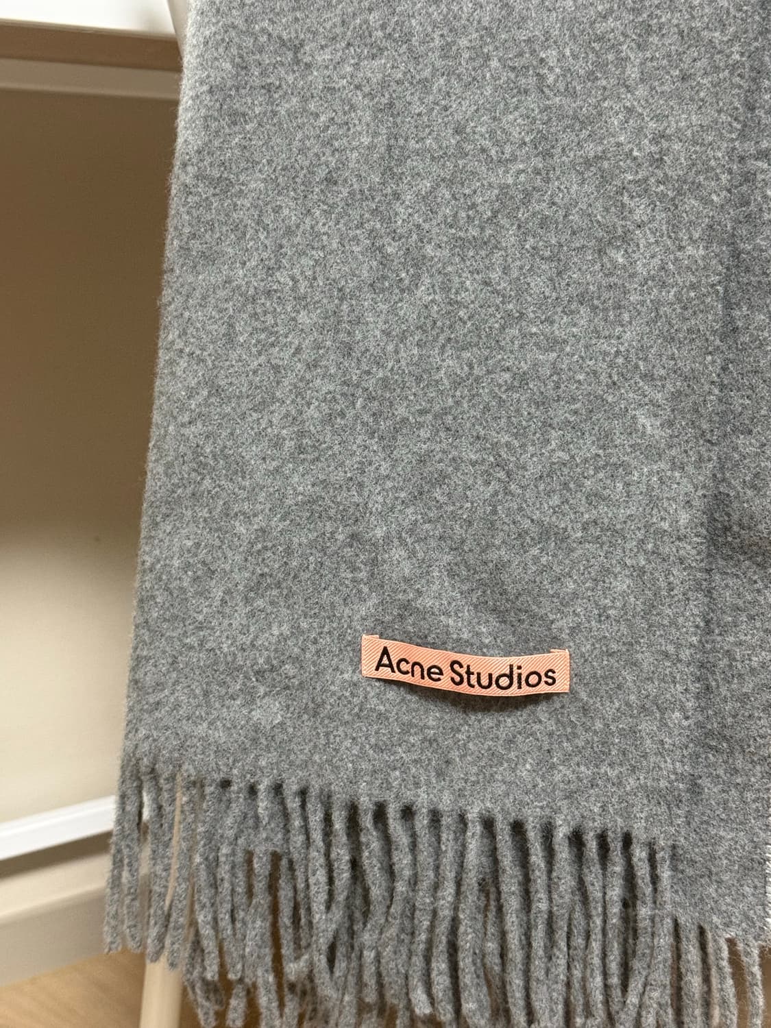 아크네스튜디오 머플러 상품이미지1