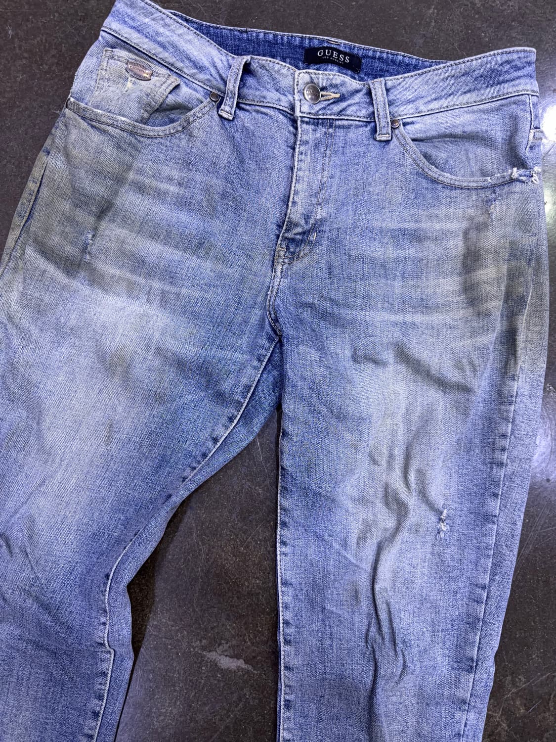 게스 빈티지 워싱 데미지 테이퍼드핏 데님팬츠 라이트 블루 31 상품이미지3